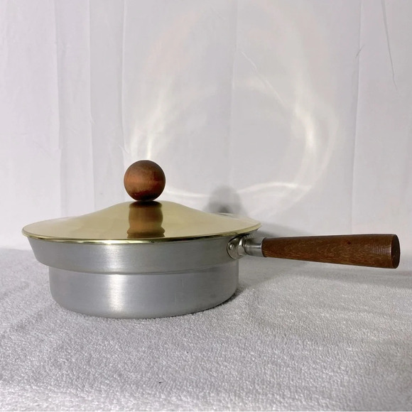 Vintage Aluminium Pan Sauce Pan With Gold Tone Lid & Wood Handles - Picture 6 of 12